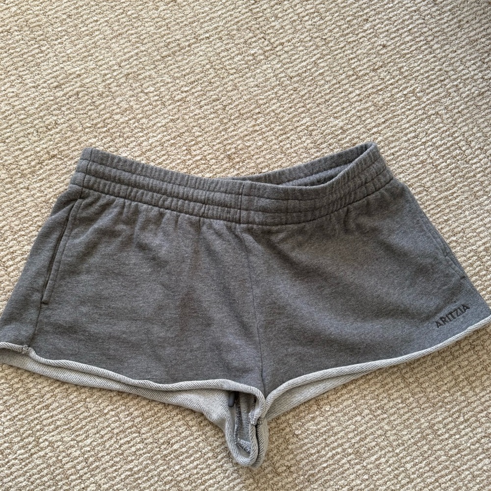 Aritzia Sweat fleece sweatshirt and shorts - Picture 5 of 8
